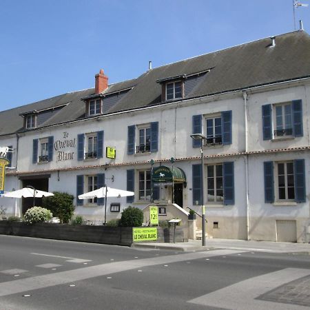 Logis Hostellerie Du Cheval Blanc Sainte Maure de Touraine Bagian luar foto