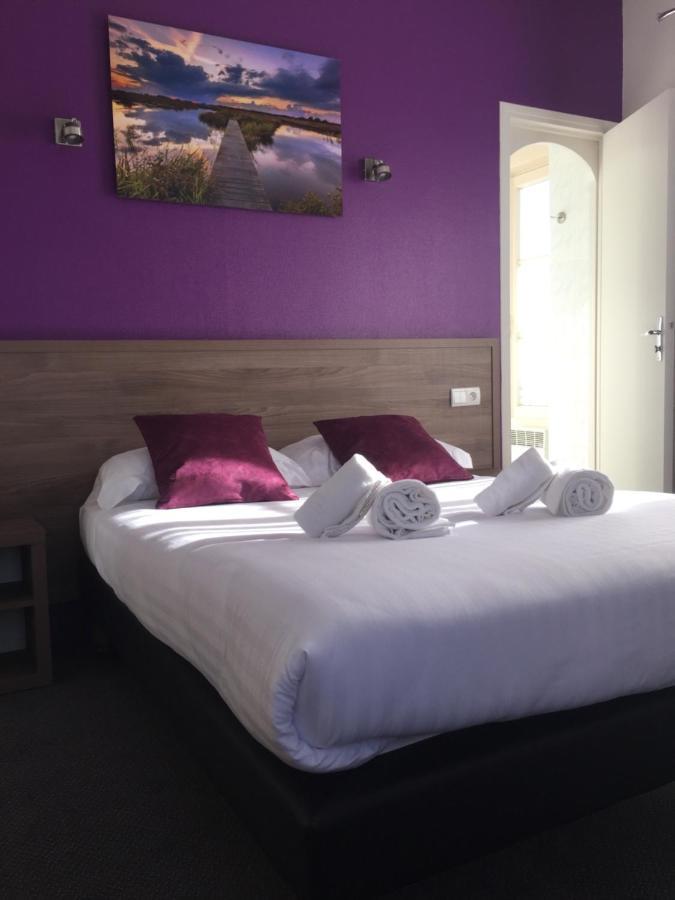 Logis Hostellerie Du Cheval Blanc Sainte Maure de Touraine Bagian luar foto