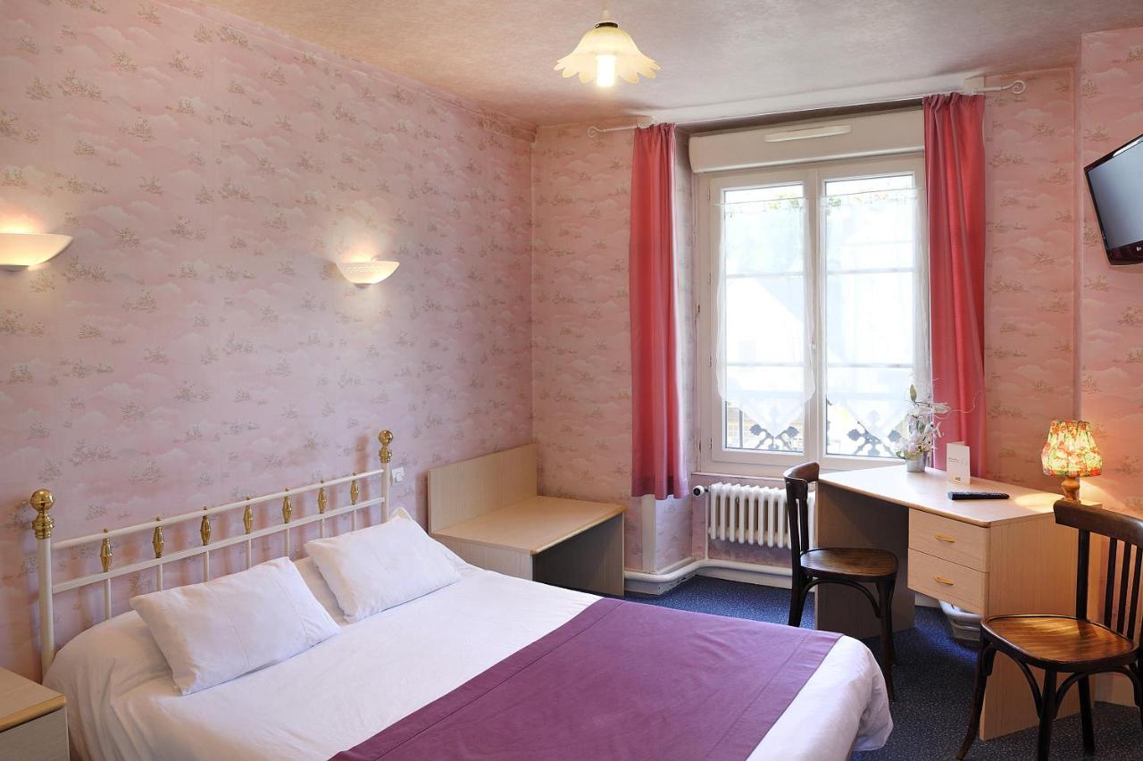 Logis Hostellerie Du Cheval Blanc Sainte Maure de Touraine Bagian luar foto