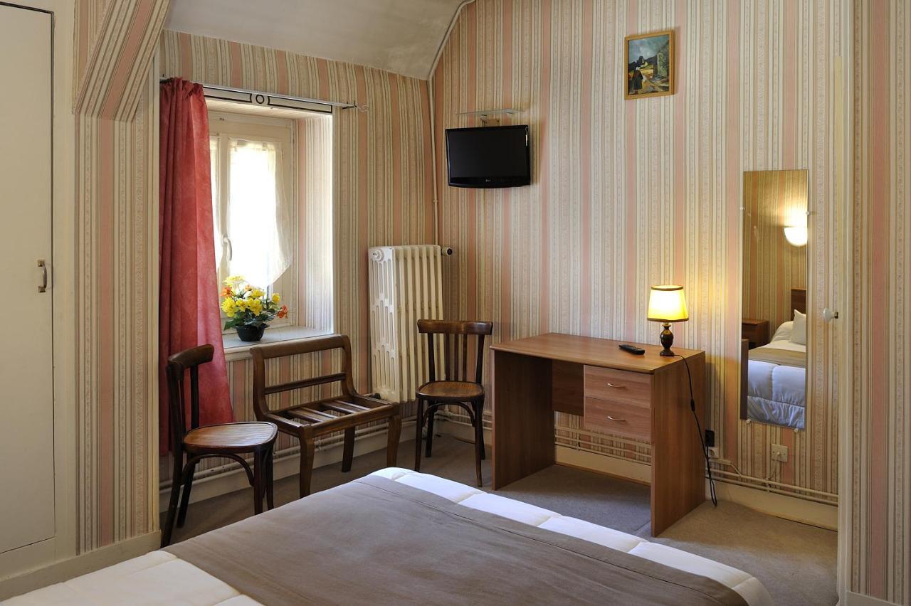 Logis Hostellerie Du Cheval Blanc Sainte Maure de Touraine Bagian luar foto