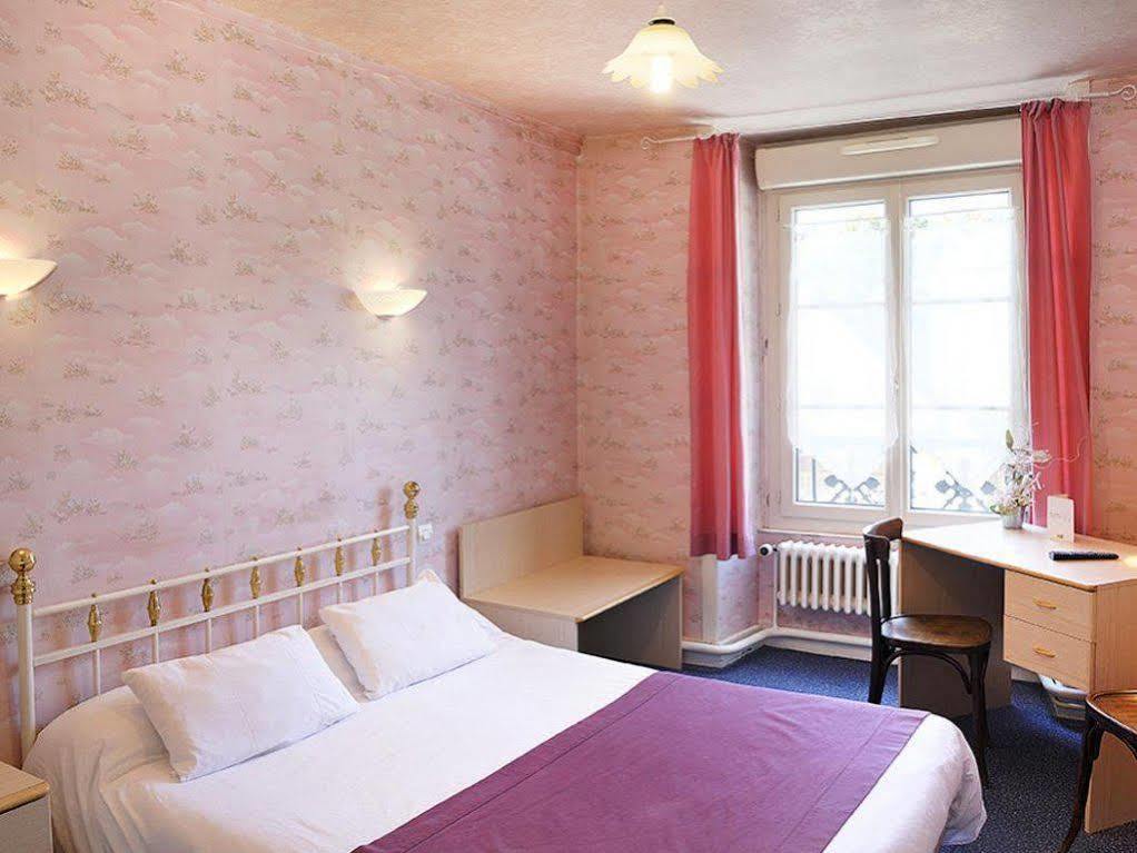 Logis Hostellerie Du Cheval Blanc Sainte Maure de Touraine Bagian luar foto